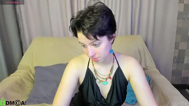 Sara Frayer online show from 17, 11, 2025