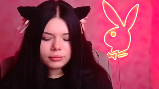 Mona Esty online show from 25, 11, 2025