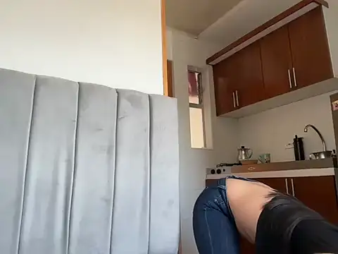 camilita1820 online show from 2, 10, 2025
