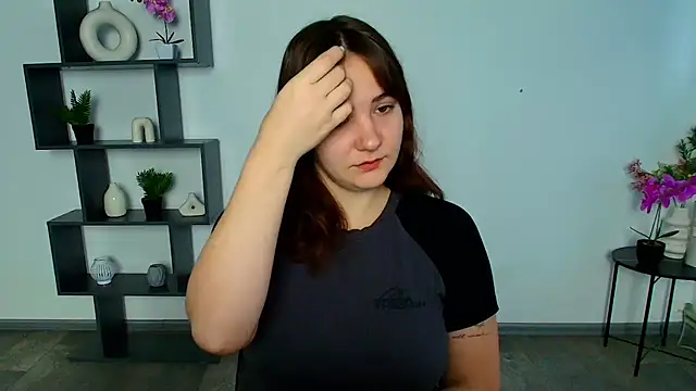 OliviaMontgommery online show from 1, 12, 2025