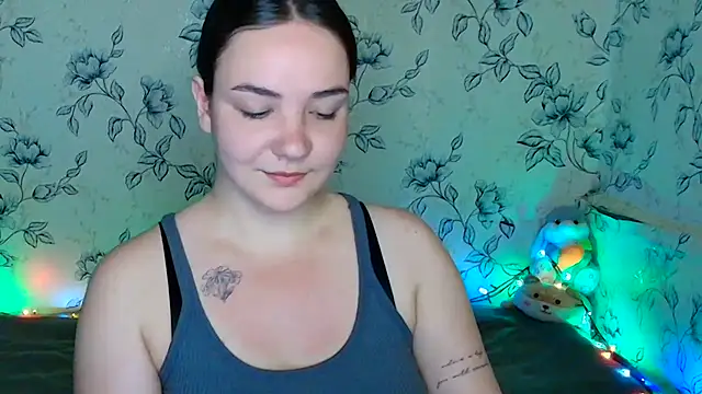 Snapshot of OliviaMontgommery chatting on 15, 6, 2026 OliviaMontgommery online show from 15, 6, 2026