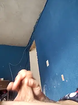 Snapshot of IZ2398 chatting on 24, 11, 2025 IZ2398 online show from 24, 11, 2025