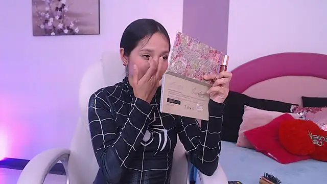 Suzy1  online show from 2, 4, 2026