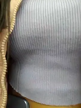 Lesli 14 online show from 17, 11, 2025