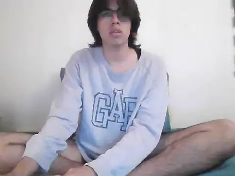 Snapshot of Sunny_Pebble chatting on 1, 12, 2025 Sunny Pebble online show from 1, 12, 2025