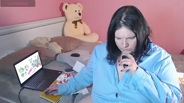  alexandra ray  online show from 13, 12, 2025