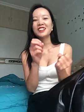 Snapshot of Mile-m chatting on 17, 10, 2025 Mile-m online show from 17, 10, 2025