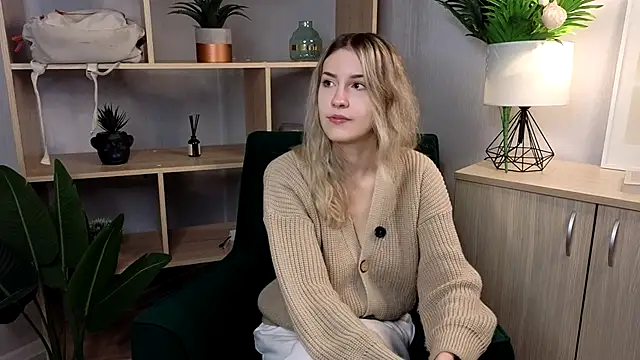 RoxaneDuperre online show from 12, 10, 2025