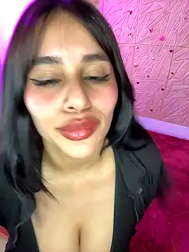 Mis Saraaxx online show from 21, 10, 2025