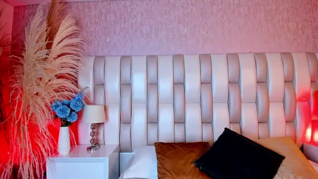 Lizzi hotman online show from 24, 10, 2025