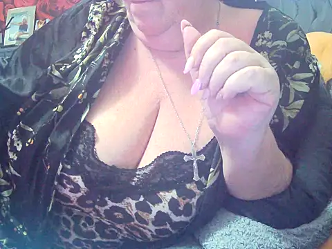 Playful MILF Demi online show from 5, 12, 2025