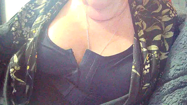 Playful MILF Demi online show from 8, 2, 2026