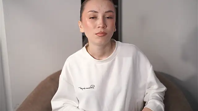 AkikoSteeples online show from 4, 10, 2025