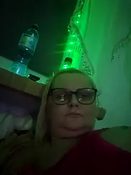 NieMaJazdyBezGwiazdy7883 online show from 10, 4, 2026