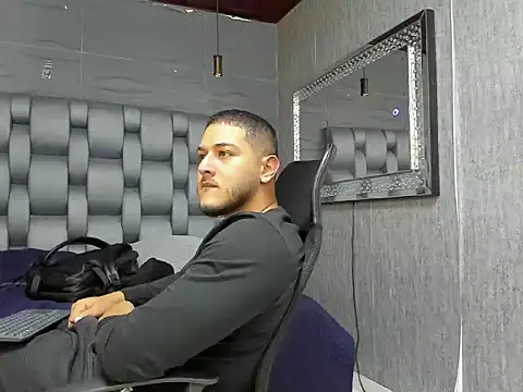 Snapshot of jasonshaw25 chatting on 10, 10, 2025 jasonshaw25 online show from 10, 10, 2025