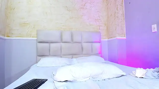 Snapshot of ScarletEvanss_ chatting on 15, 10, 2025 ScarletEvanss online show from 15, 10, 2025