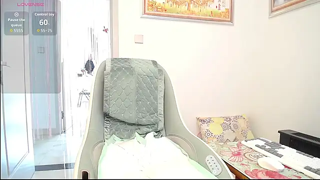 selinajuan online show from 15, 12, 2025