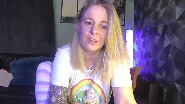 Delichieuse5 online show from 19, 2, 2026