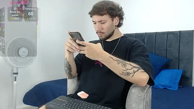 angel kyrozz online show from 13, 2, 2026