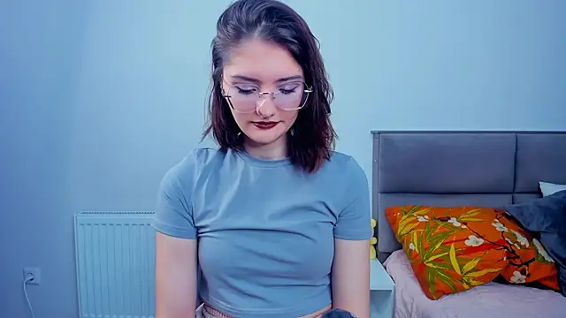 LorrieDegonia online show from 5, 12, 2025