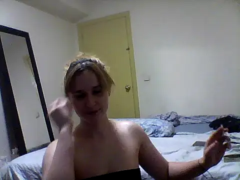 Snapshot of celeste_420ff chatting on 25, 5, 2026 celeste 420ff online show from 25, 5, 2026