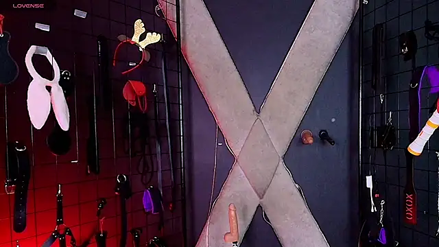 mranii queen bdsm  online show from 4, 12, 2025