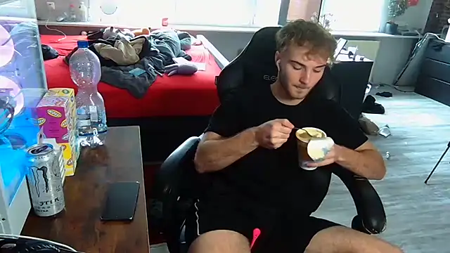 WolkenJunge2006 online show from 7, 10, 2025