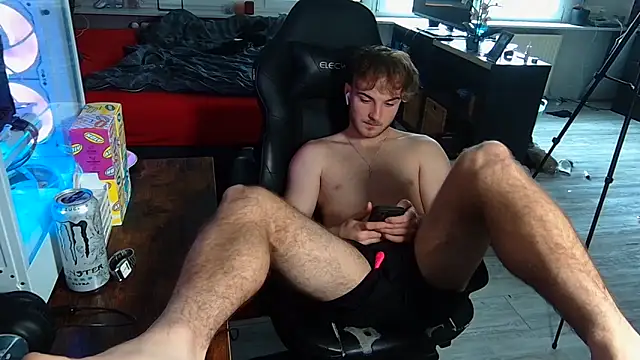 WolkenJunge2006 online show from 8, 10, 2025