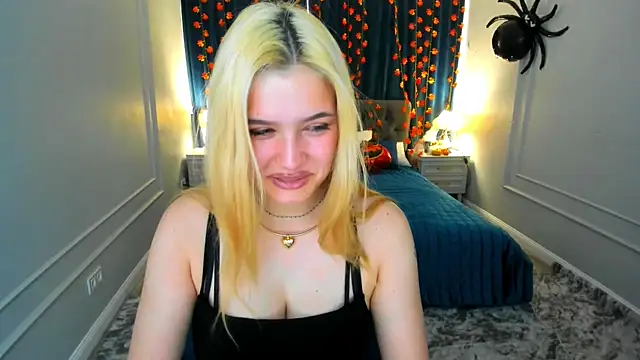 Snapshot of velvet_skyee chatting on 21, 10, 2025 velvet skyee online show from 21, 10, 2025