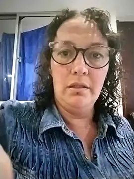 -saraqueen- online show from 15, 10, 2025