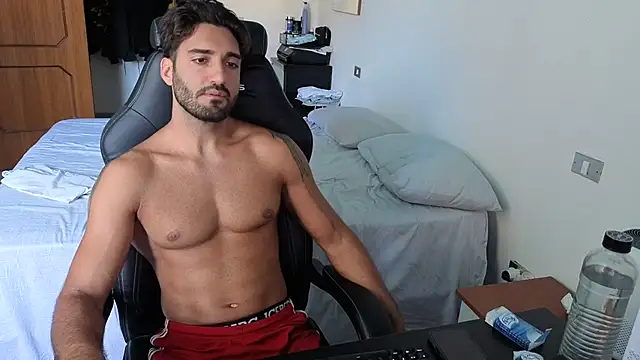 Snapshot of Al3xox02 chatting on 7, 7, 2026 Al3xox02 online show from 7, 7, 2026
