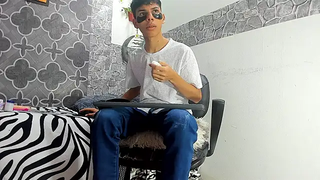 sexyboys cutex18 online show from 5, 2, 2026