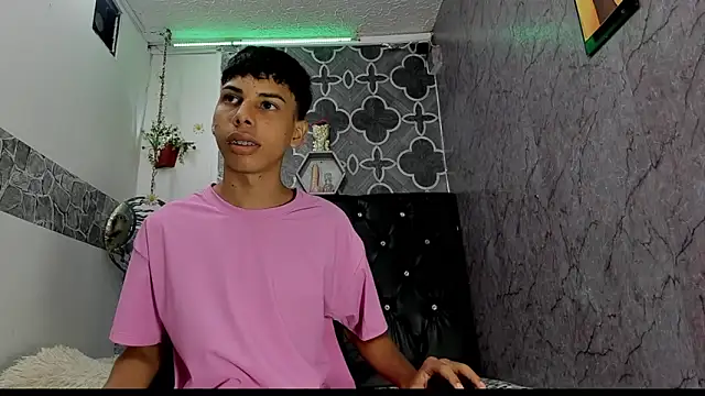 sexyboys cutex18 online show from 15, 3, 2026