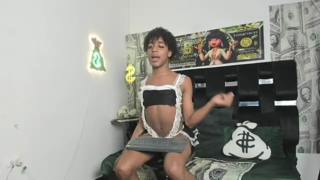 Brunette Latinas online show from 14, 10, 2025