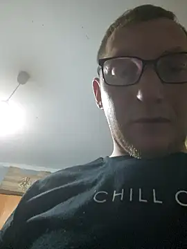 Snapshot of MeskaKurwa1988 chatting on 13, 10, 2025 MeskaKurwa1988 online show from 13, 10, 2025