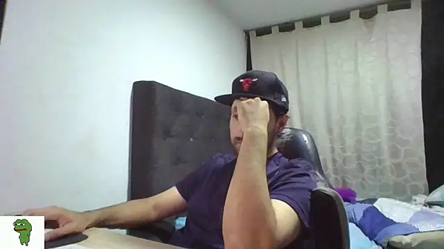 Snapshot of coolfriki chatting on 17, 7, 2026 coolfriki online show from 17, 7, 2026