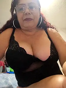 Snapshot of Kamila70 chatting on 28, 11, 2025 Kamila70 online show from 28, 11, 2025