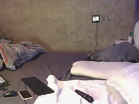 petite queenx online show from 10, 11, 2025