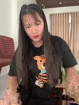 Snapshot of TrangNemo chatting on 21, 12, 2025 TrangNemo online show from 21, 12, 2025