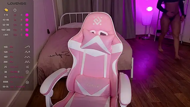 Snapshot of ShayLisse chatting on 27, 11, 2025 ShayLisse online show from 27, 11, 2025