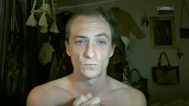 Snapshot of Dubbsssss chatting on 17, 4, 2026 Dubbsssss online show from 17, 4, 2026