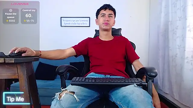 Snapshot of Alancum7 chatting on 8, 4, 2026 Alancum7 online show from 8, 4, 2026