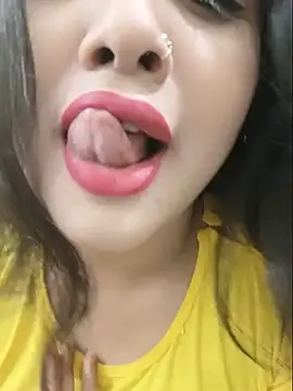 Snapshot of Beauty_Queen_Soniya chatting on 19, 7, 2026 Beauty Queen Soniya online show from 19, 7, 2026