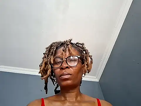 Snapshot of NaughtyCouga chatting on 27, 4, 2026 NaughtyCouga online show from 27, 4, 2026