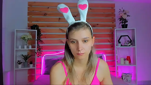 Snapshot of Sophia_Elliott chatting on 14, 10, 2025 Sophia Elliott online show from 14, 10, 2025