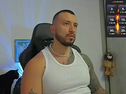 Snapshot of Dave-Max01 chatting on 9, 10, 2025 Dave-Max01 online show from 9, 10, 2025