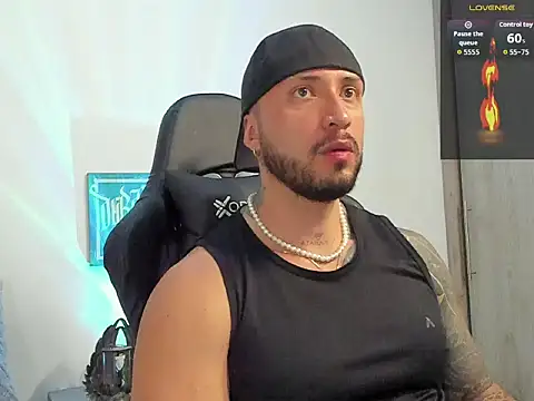 Snapshot of Dave-Max01 chatting on 15, 10, 2025 Dave-Max01 online show from 15, 10, 2025