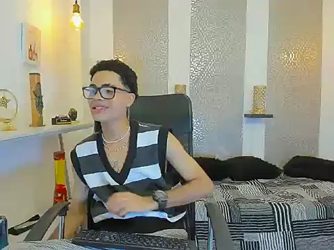 JacobBlackwell  online show from 19, 11, 2025