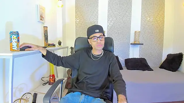 JacobBlackwell  online show from 25, 11, 2025