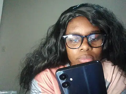 Snapshot of Hot_Yolanda chatting on 6, 10, 2025 Hot Yolanda online show from 6, 10, 2025